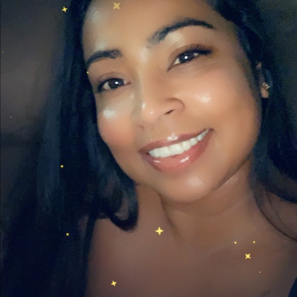 Meet your Posher, Ria - Picture 3 of 4